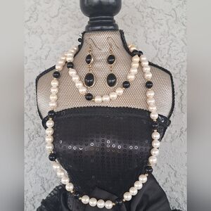 Vintage Classic Pearl Necklace with Gold Accent Set